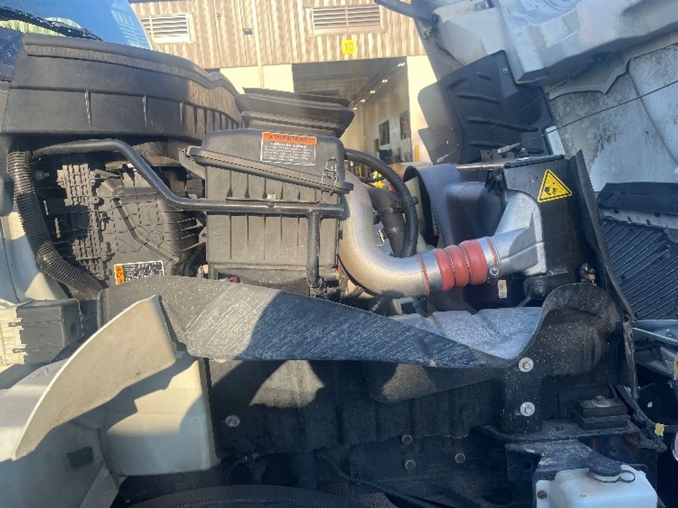 Medium Duty Box Truck-Light and Medium Duty Trucks-International-2022-MV607-Forest Park-GA-131,640\n\t\tmiles-$ 72,000 - Image 23