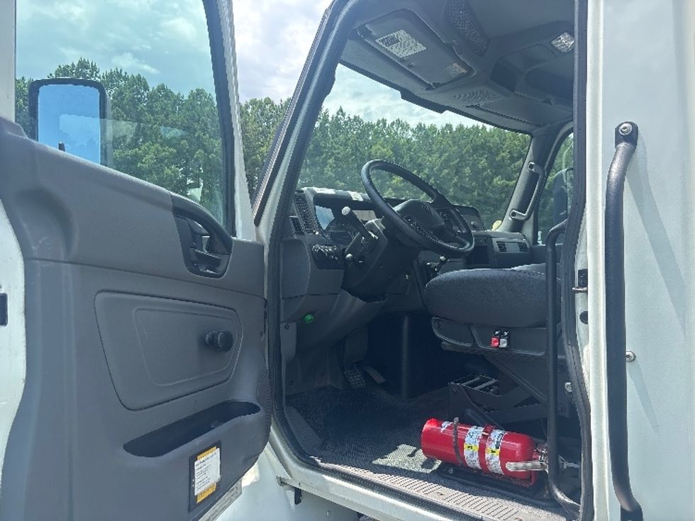 Medium Duty Box Truck-Light and Medium Duty Trucks-International-2022-MV607-Forest Park-GA-152,654\n\t\tmiles-$ 62,250 - Image 16