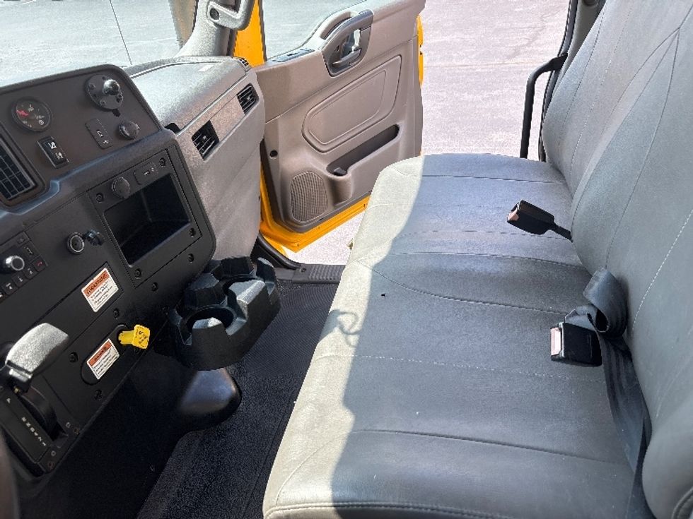 Medium Duty Box Truck-Light and Medium Duty Trucks-International-2022-MV607-Forest Park-GA-238,026\n\t\tmiles-$ 37,750 - Image 19