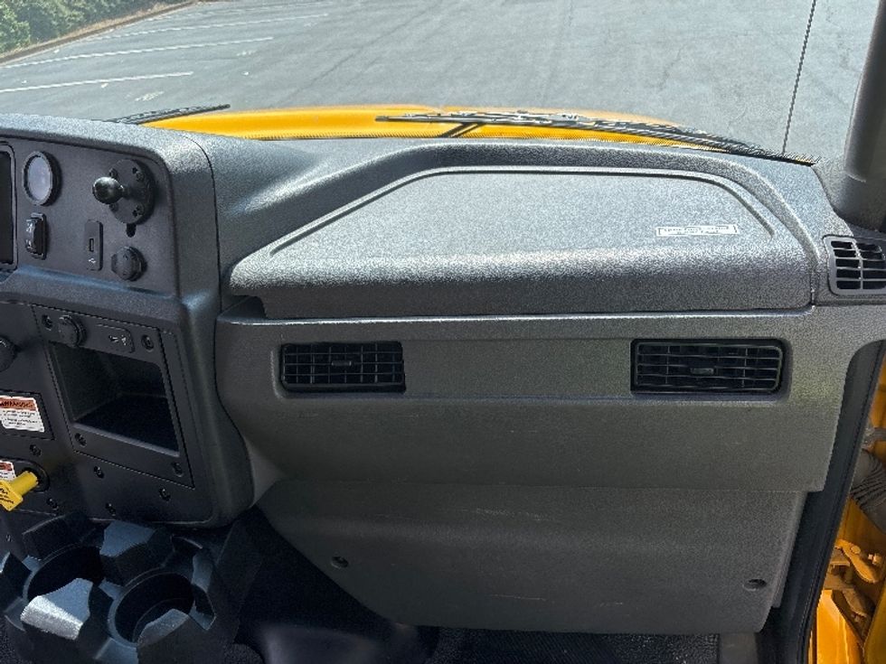 Medium Duty Box Truck-Light and Medium Duty Trucks-International-2022-MV607-Forest Park-GA-238,026\n\t\tmiles-$ 37,750 - Image 21