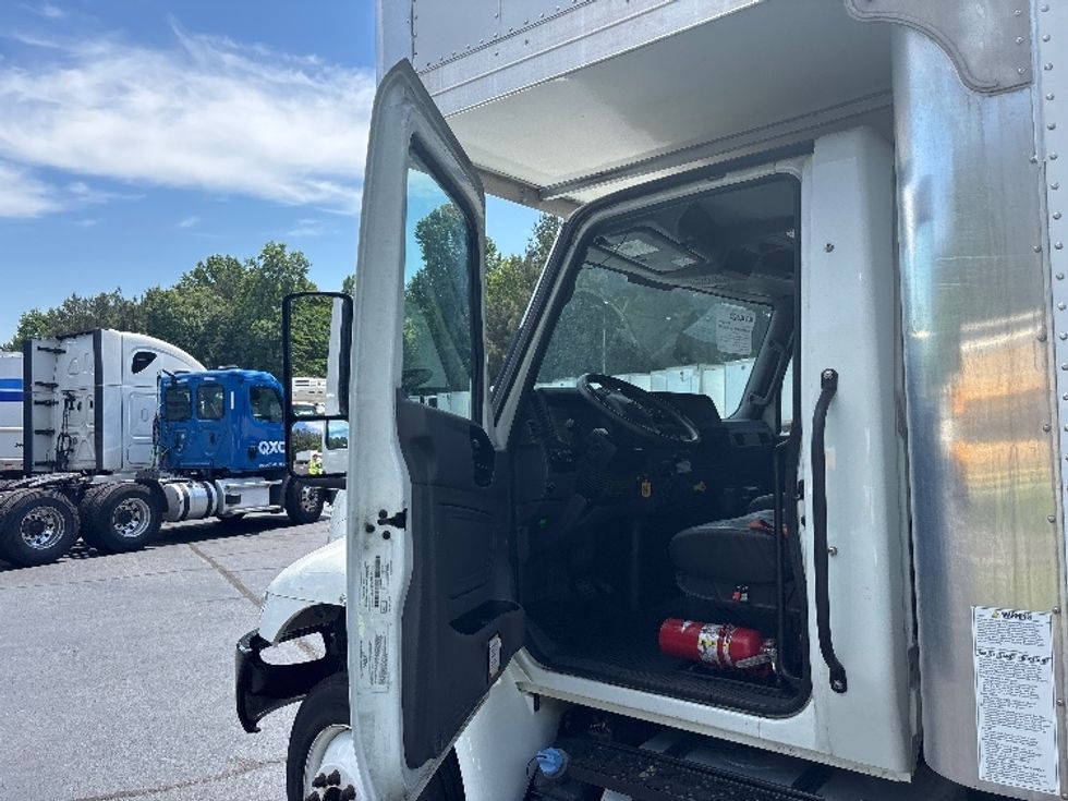 Medium Duty Box Truck-Light and Medium Duty Trucks-International-2022-MV607-Forest Park-GA-82,692\n\t\tmiles-$ 73,250 - Image 16
