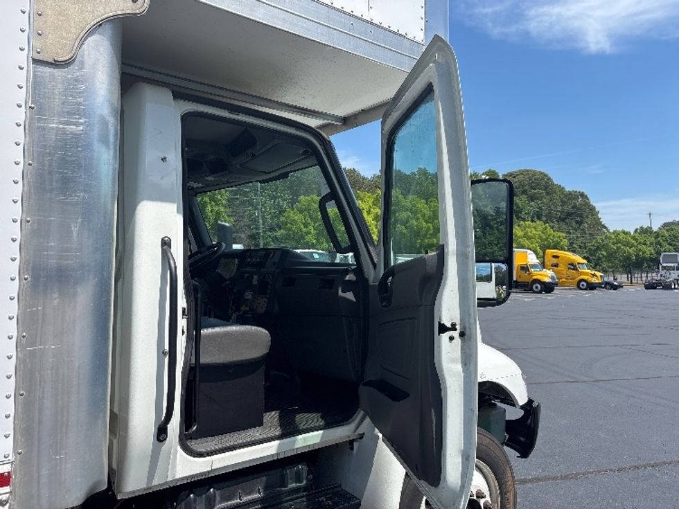 Medium Duty Box Truck-Light and Medium Duty Trucks-International-2022-MV607-Forest Park-GA-82,692\n\t\tmiles-$ 73,250 - Image 19