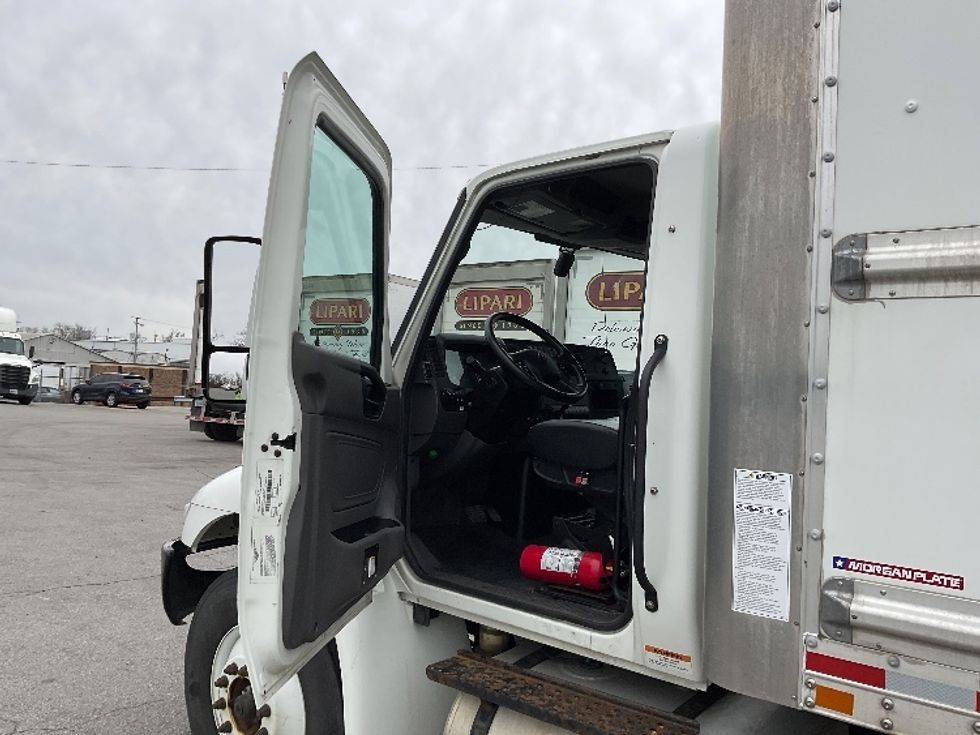 Medium Duty Box Truck-Light and Medium Duty Trucks-International-2022-MV607-Fort Wayne-IN-118,953\n\t\tmiles-$ 71,750 - Image 16