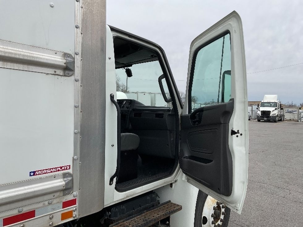 Medium Duty Box Truck-Light and Medium Duty Trucks-International-2022-MV607-Fort Wayne-IN-118,953\n\t\tmiles-$ 71,750 - Image 20