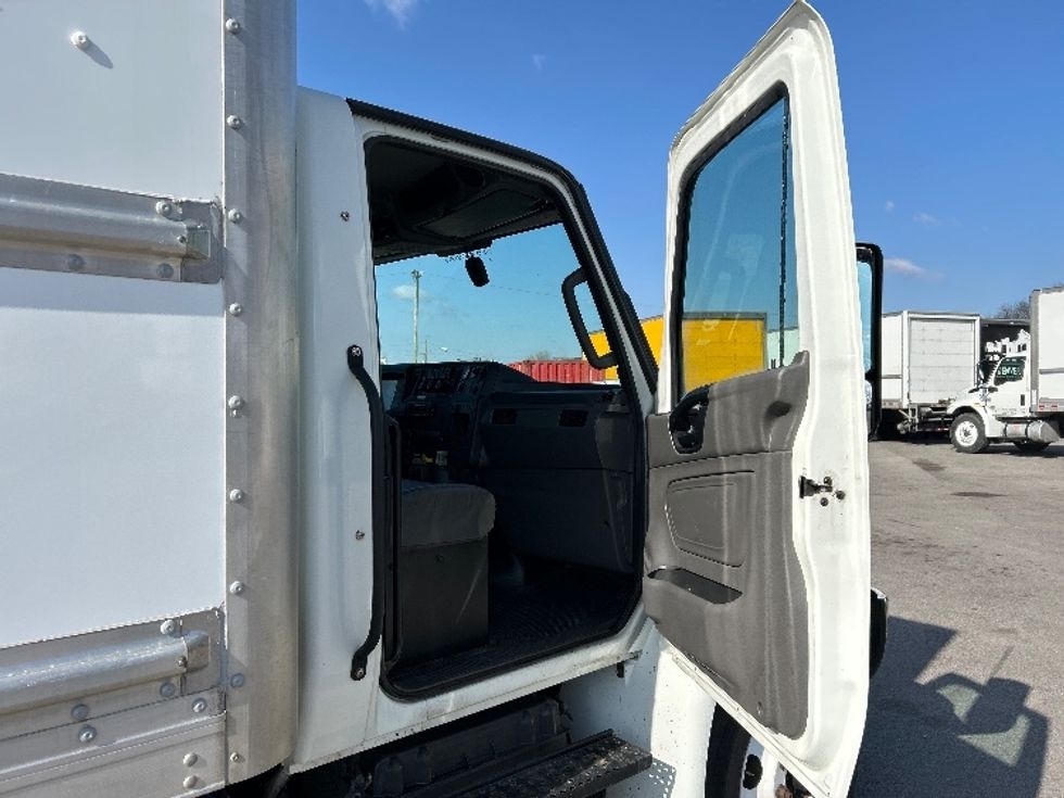 Medium Duty Box Truck-Light and Medium Duty Trucks-International-2022-MV607-Fort Wayne-IN-97,458\n\t\tmiles-$ 75,750 - Image 20