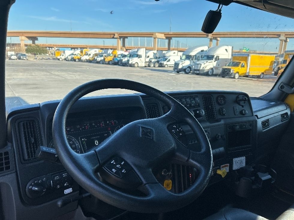 Medium Duty Box Truck-Light and Medium Duty Trucks-International-2022-MV607-Fort Worth-TX-101,086\n\t\tmiles-$ 69,000 - Image 17