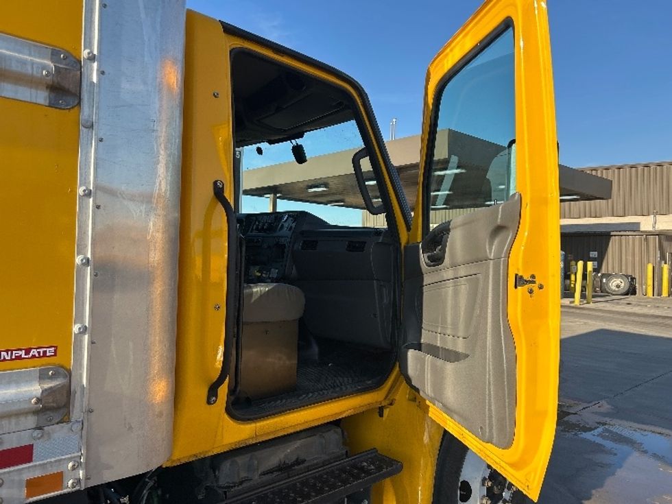 Medium Duty Box Truck-Light and Medium Duty Trucks-International-2022-MV607-Fort Worth-TX-101,086\n\t\tmiles-$ 69,000 - Image 20
