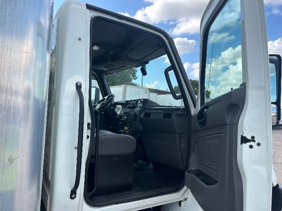Medium Duty Box Truck-Light and Medium Duty Trucks-International-2022-MV607-Fort Worth-TX-228,619\n\t\tmiles-$ 42,000 - Image 20