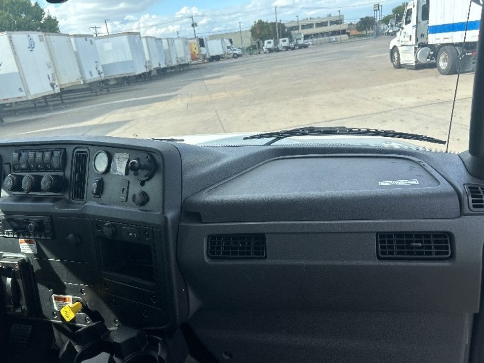 Medium Duty Box Truck-Light and Medium Duty Trucks-International-2022-MV607-Fort Worth-TX-228,619\n\t\tmiles-$ 42,000 - Image 21