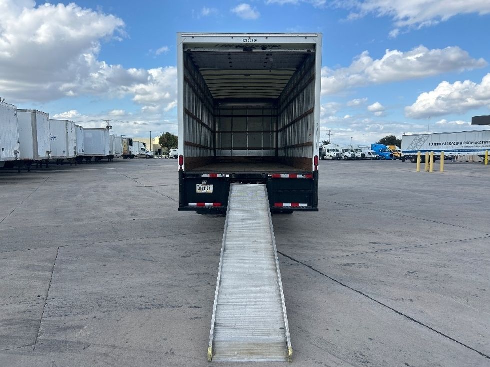 Medium Duty Box Truck-Light and Medium Duty Trucks-International-2022-MV607-Fort Worth-TX-228,619\n\t\tmiles-$ 42,000 - Image 9