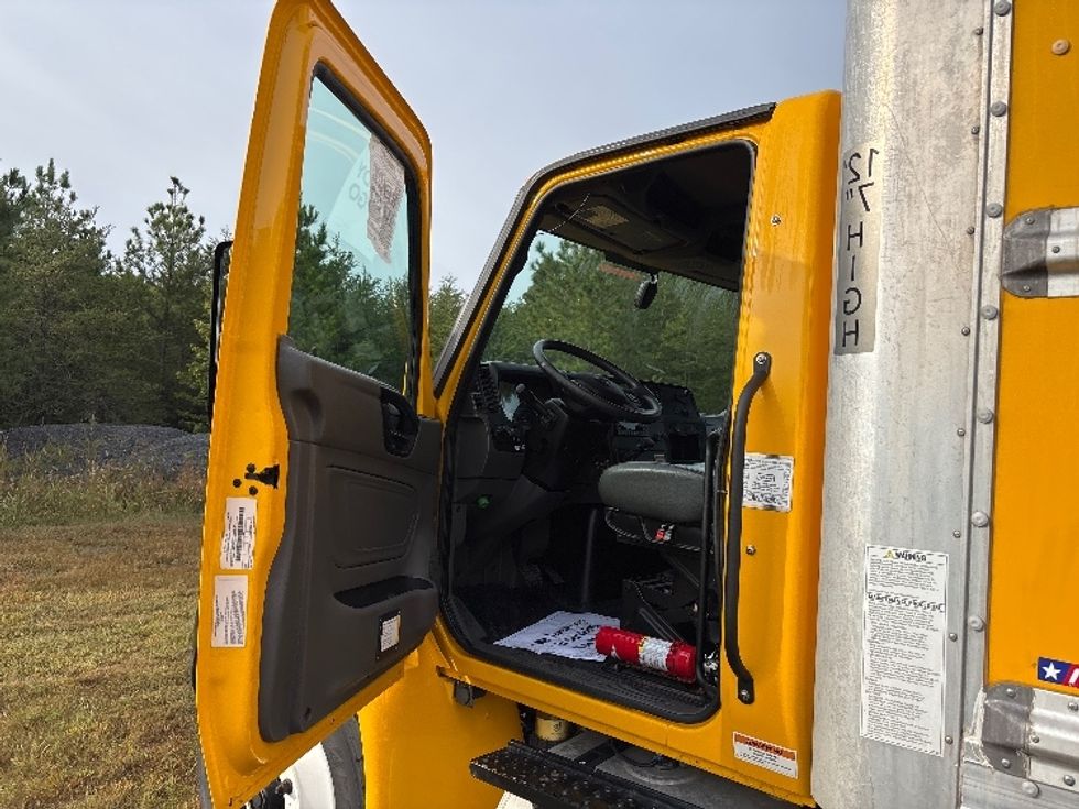 Medium Duty Box Truck-Light and Medium Duty Trucks-International-2022-MV607-Fredericksburg-VA-230,616\n\t\tmiles-$ 38,000 - Image 16