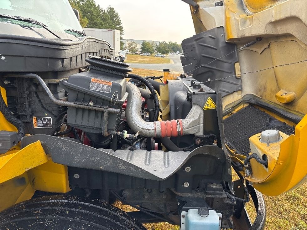Medium Duty Box Truck-Light and Medium Duty Trucks-International-2022-MV607-Fredericksburg-VA-230,616\n\t\tmiles-$ 38,000 - Image 23