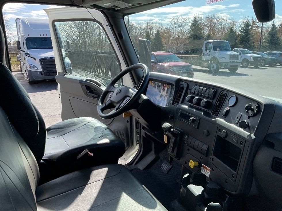 Medium Duty Box Truck-Light and Medium Duty Trucks-International-2022-MV607-Fredonia-NY-126,903\n\t\tmiles-$ 62,000 - Image 22