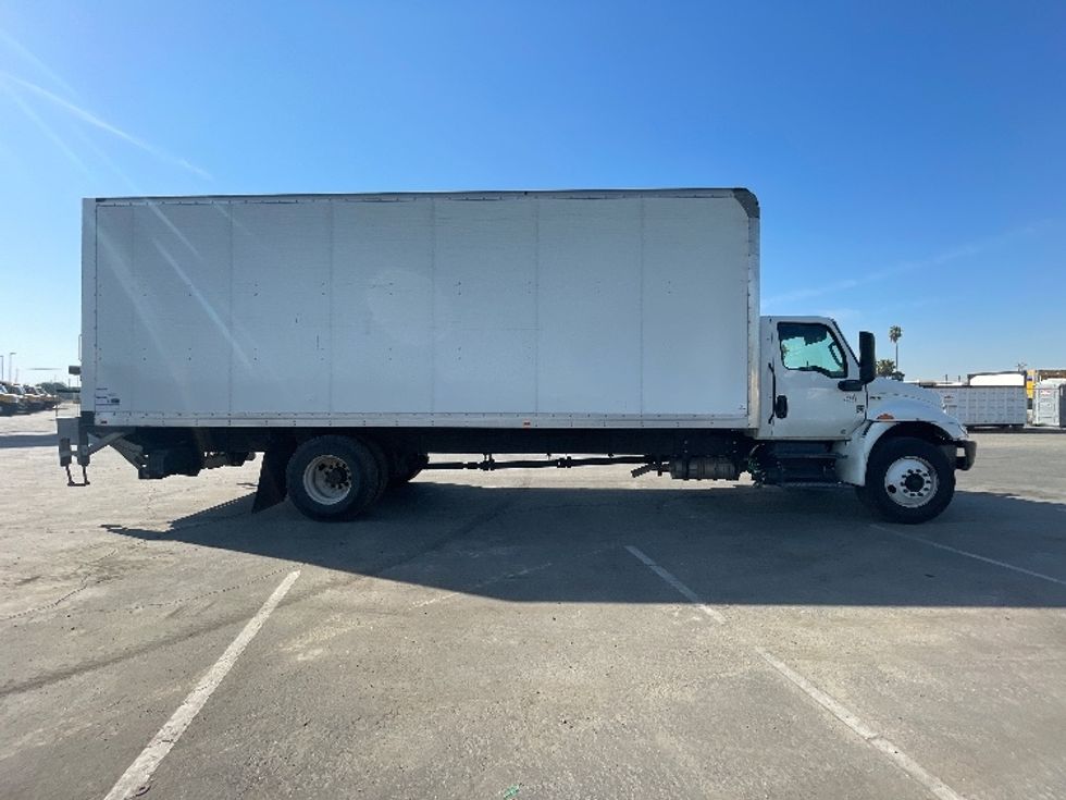 Medium Duty Box Truck-Light and Medium Duty Trucks-International-2022-MV607-Fresno-CA-84,044\n\t\tmiles-$ 82,000 - Image 15