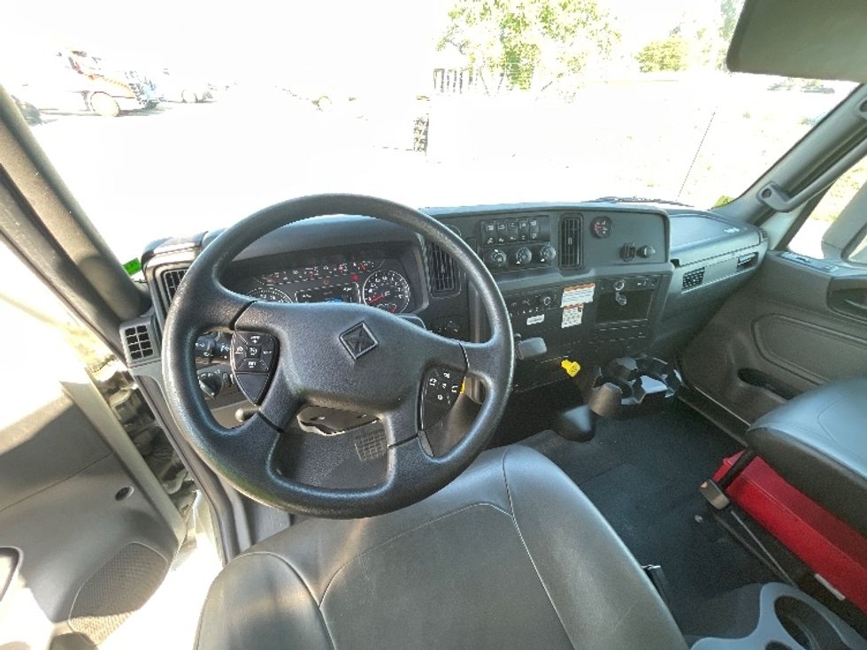 Medium Duty Box Truck-Light and Medium Duty Trucks-International-2022-MV607-Fresno-CA-84,044\n\t\tmiles-$ 82,000 - Image 18