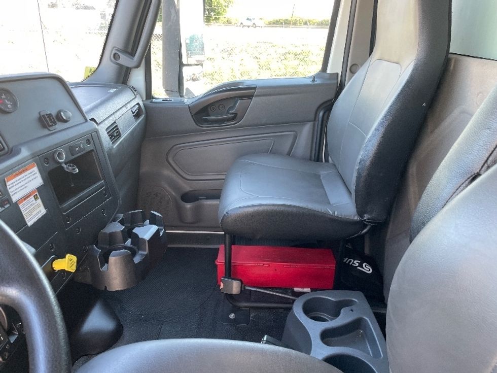 Medium Duty Box Truck-Light and Medium Duty Trucks-International-2022-MV607-Fresno-CA-84,044\n\t\tmiles-$ 82,000 - Image 19