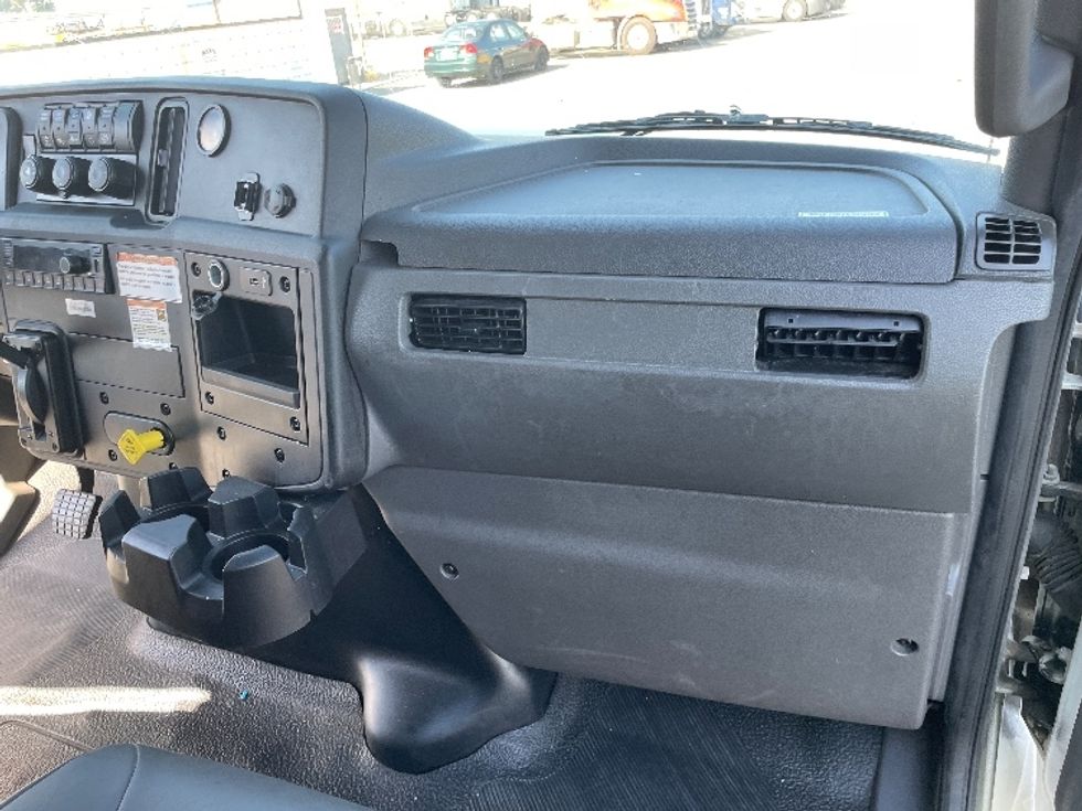Medium Duty Box Truck-Light and Medium Duty Trucks-International-2022-MV607-Fresno-CA-84,044\n\t\tmiles-$ 82,000 - Image 21