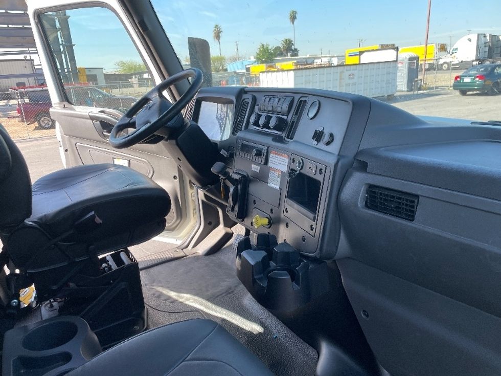 Medium Duty Box Truck-Light and Medium Duty Trucks-International-2022-MV607-Fresno-CA-84,044\n\t\tmiles-$ 82,000 - Image 22