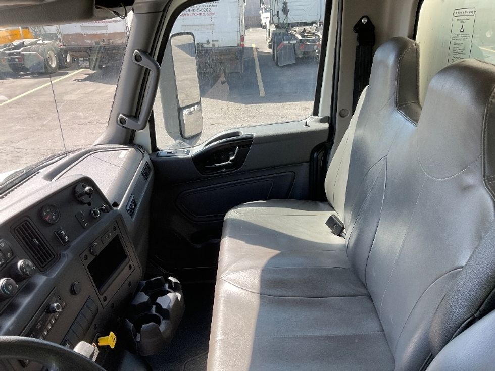 Medium Duty Box Truck-Light and Medium Duty Trucks-International-2022-MV607-Gahanna-OH-100,856\n\t\tmiles-$ 75,250 - Image 19