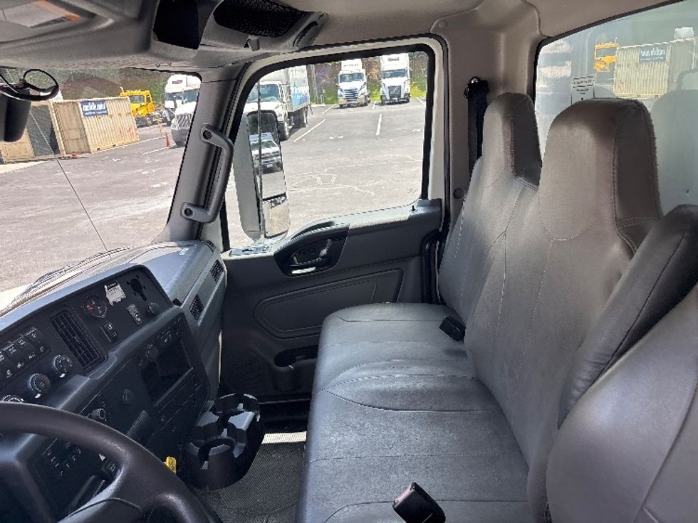 Medium Duty Box Truck-Light and Medium Duty Trucks-International-2022-MV607-Gainesville-GA-336,480\n\t\tmiles-$ 32,750 - Image 19