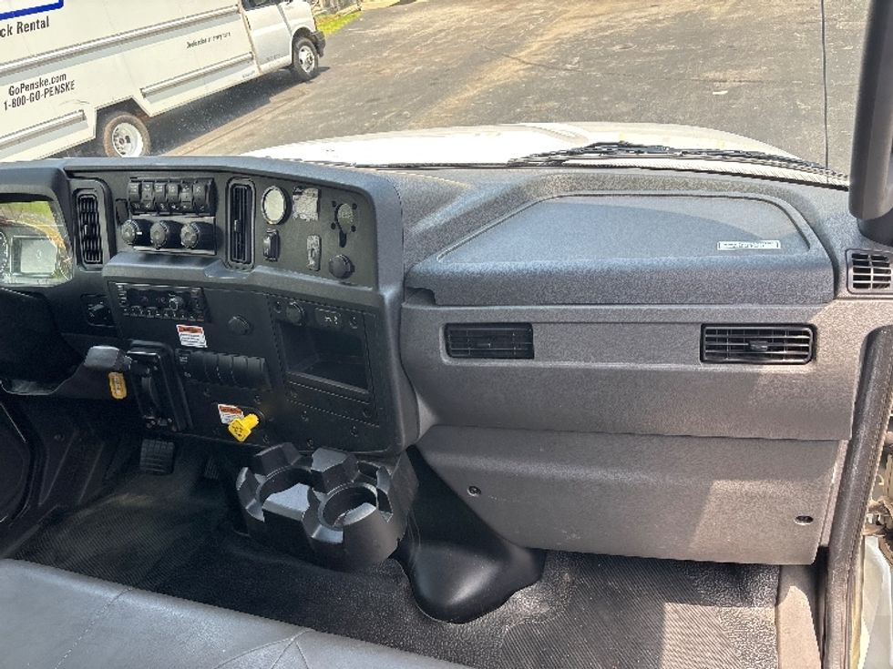 Medium Duty Box Truck-Light and Medium Duty Trucks-International-2022-MV607-Gainesville-GA-336,480\n\t\tmiles-$ 32,750 - Image 21