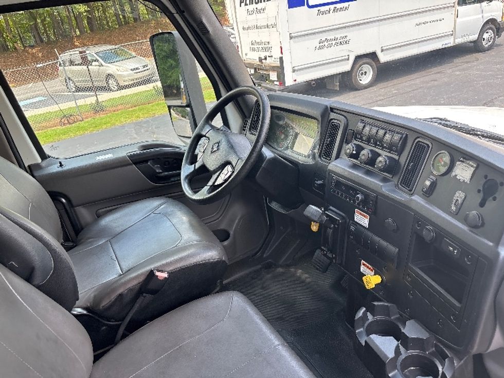 Medium Duty Box Truck-Light and Medium Duty Trucks-International-2022-MV607-Gainesville-GA-336,480\n\t\tmiles-$ 32,750 - Image 22
