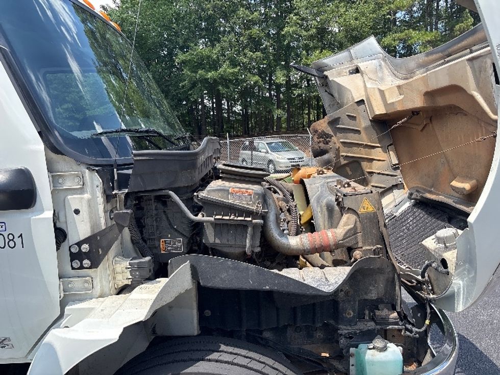 Medium Duty Box Truck-Light and Medium Duty Trucks-International-2022-MV607-Gainesville-GA-336,480\n\t\tmiles-$ 32,750 - Image 23