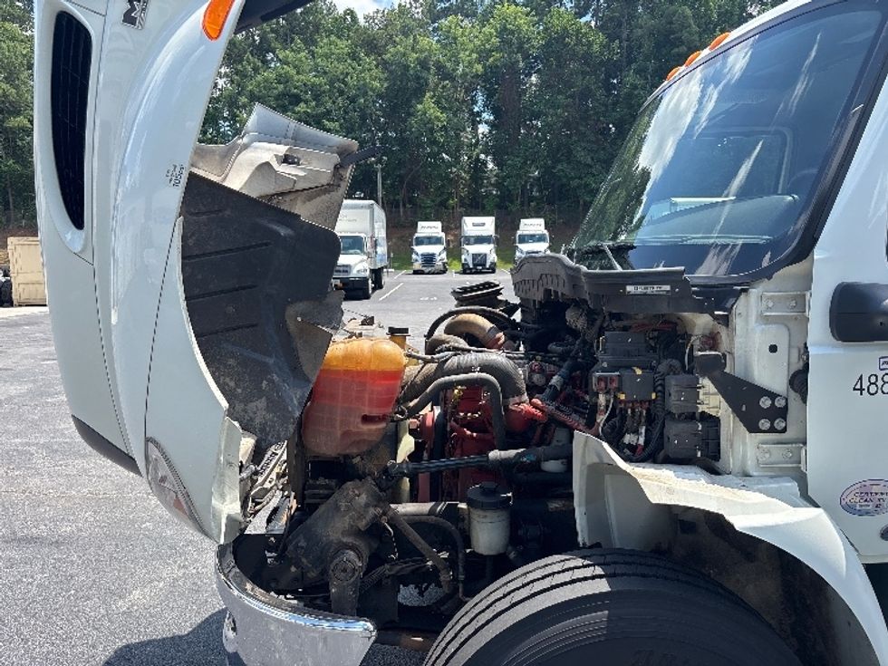 Medium Duty Box Truck-Light and Medium Duty Trucks-International-2022-MV607-Gainesville-GA-336,480\n\t\tmiles-$ 32,750 - Image 24