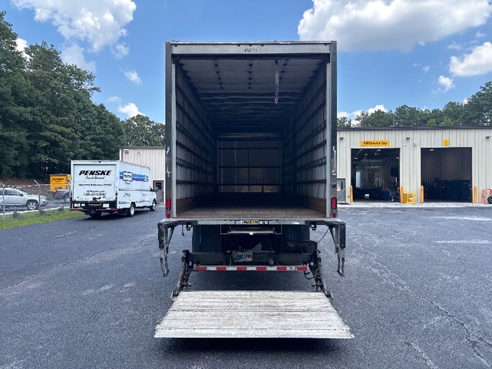 Medium Duty Box Truck-Light and Medium Duty Trucks-International-2022-MV607-Gainesville-GA-336,480\n\t\tmiles-$ 32,750 - Image 9