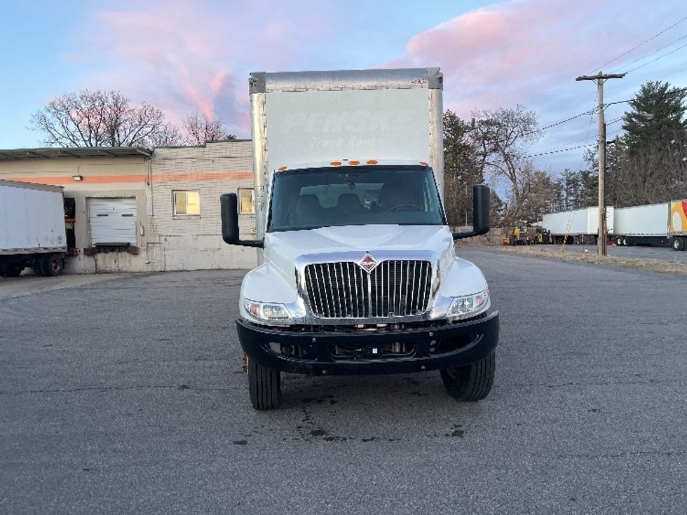 Medium Duty Box Truck-Light and Medium Duty Trucks-International-2022-MV607-Gansevoort-NY-119,516\n\t\tmiles-$ 63,250 - Image 2