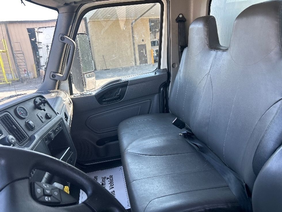 Medium Duty Box Truck-Light and Medium Duty Trucks-International-2022-MV607-Garden City-GA-185,763\n\t\tmiles-$ 60,500 - Image 19