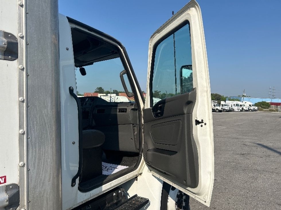Medium Duty Box Truck-Light and Medium Duty Trucks-International-2022-MV607-Garden City-GA-185,763\n\t\tmiles-$ 60,500 - Image 20