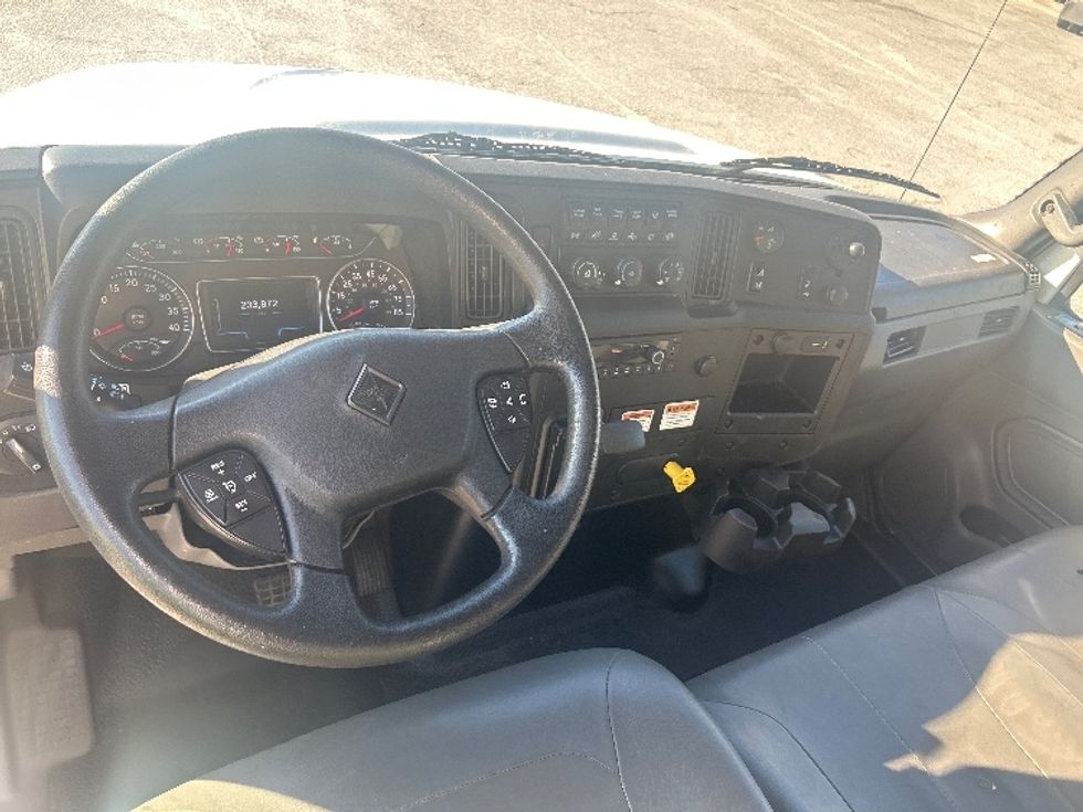 Medium Duty Box Truck-Light and Medium Duty Trucks-International-2022-MV607-Garden City-GA-233,873\n\t\tmiles-$ 44,000 - Image 17