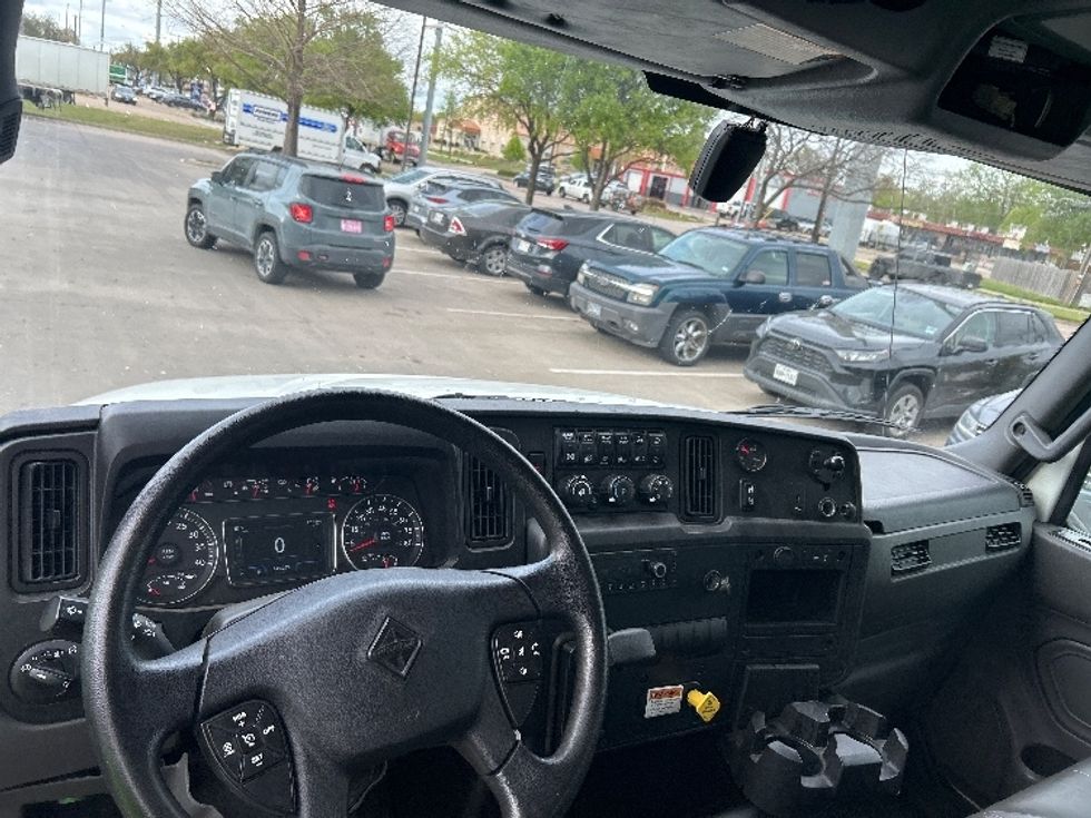 Medium Duty Box Truck-Light and Medium Duty Trucks-International-2022-MV607-Garland-TX-145,255\n\t\tmiles-$ 67,000 - Image 18