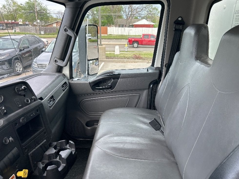 Medium Duty Box Truck-Light and Medium Duty Trucks-International-2022-MV607-Garland-TX-145,255\n\t\tmiles-$ 67,000 - Image 19