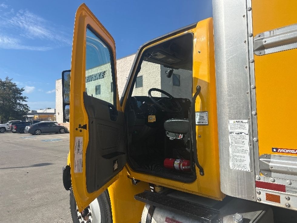 Medium Duty Box Truck-Light and Medium Duty Trucks-International-2022-MV607-Garland-TX-262,302\n\t\tmiles-$ 48,250 - Image 16
