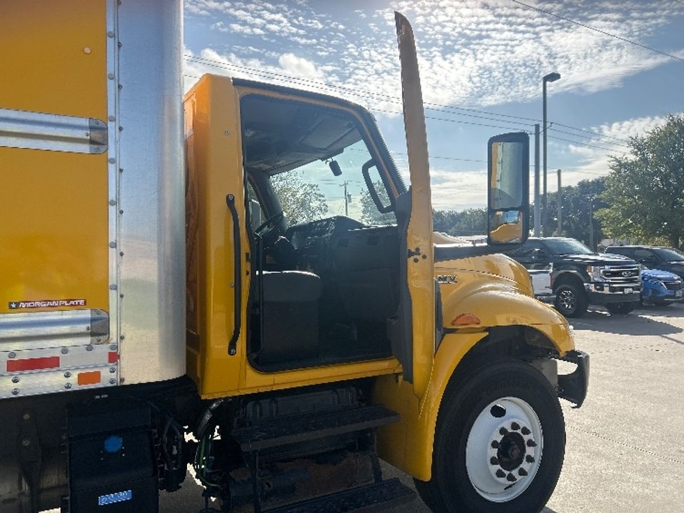 Medium Duty Box Truck-Light and Medium Duty Trucks-International-2022-MV607-Garland-TX-262,302\n\t\tmiles-$ 48,250 - Image 20