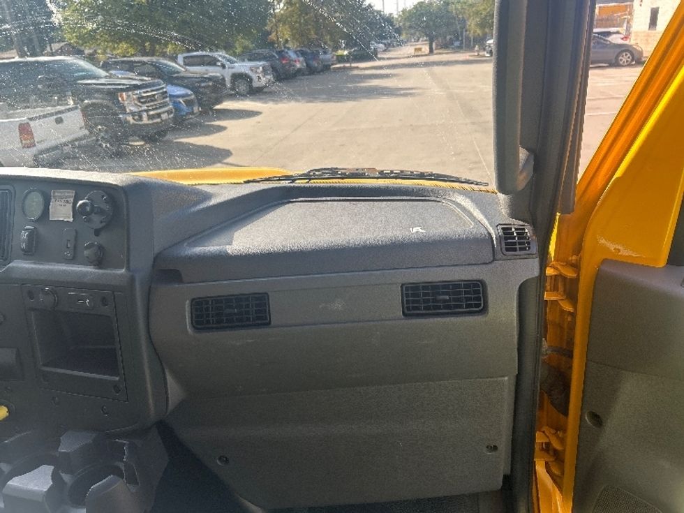 Medium Duty Box Truck-Light and Medium Duty Trucks-International-2022-MV607-Garland-TX-262,302\n\t\tmiles-$ 48,250 - Image 21