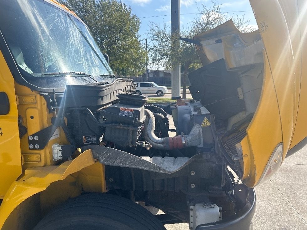 Medium Duty Box Truck-Light and Medium Duty Trucks-International-2022-MV607-Garland-TX-262,302\n\t\tmiles-$ 48,250 - Image 23