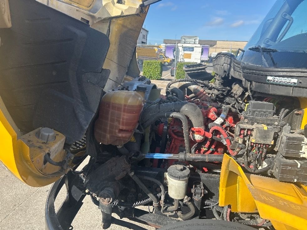 Medium Duty Box Truck-Light and Medium Duty Trucks-International-2022-MV607-Garland-TX-262,302\n\t\tmiles-$ 48,250 - Image 24
