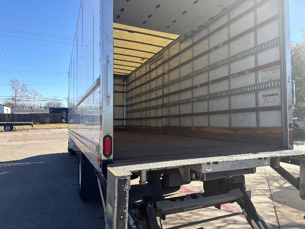 Medium Duty Box Truck-Light and Medium Duty Trucks-International-2022-MV607-Garland-TX-297,327\n\t\tmiles-$ 35,000 - Image 12