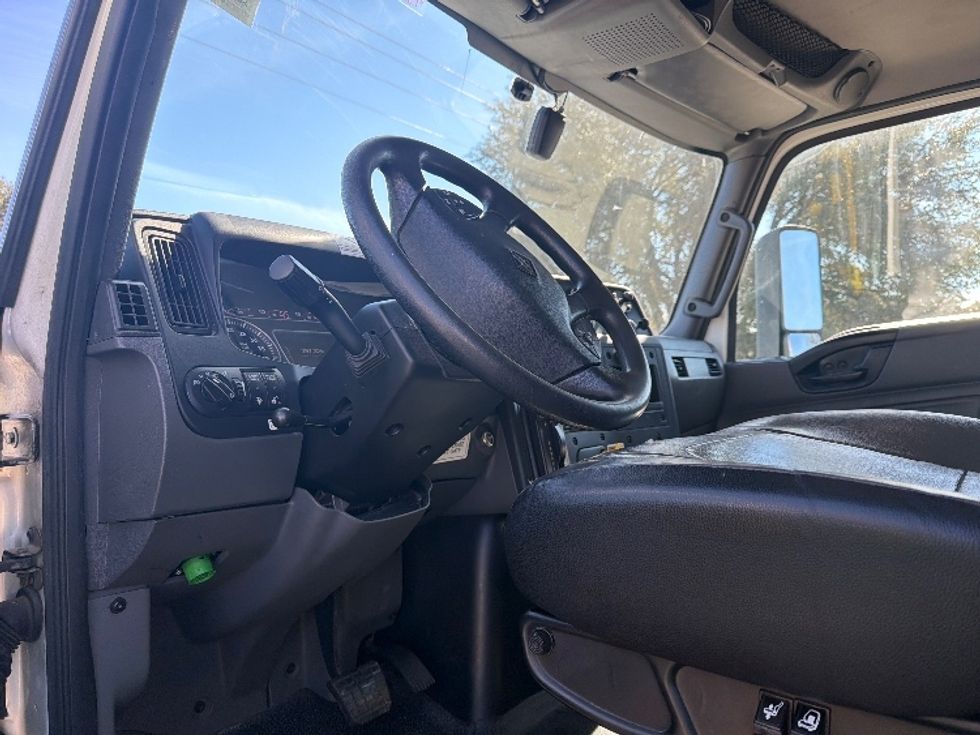 Medium Duty Box Truck-Light and Medium Duty Trucks-International-2022-MV607-Garland-TX-297,327\n\t\tmiles-$ 35,000 - Image 17