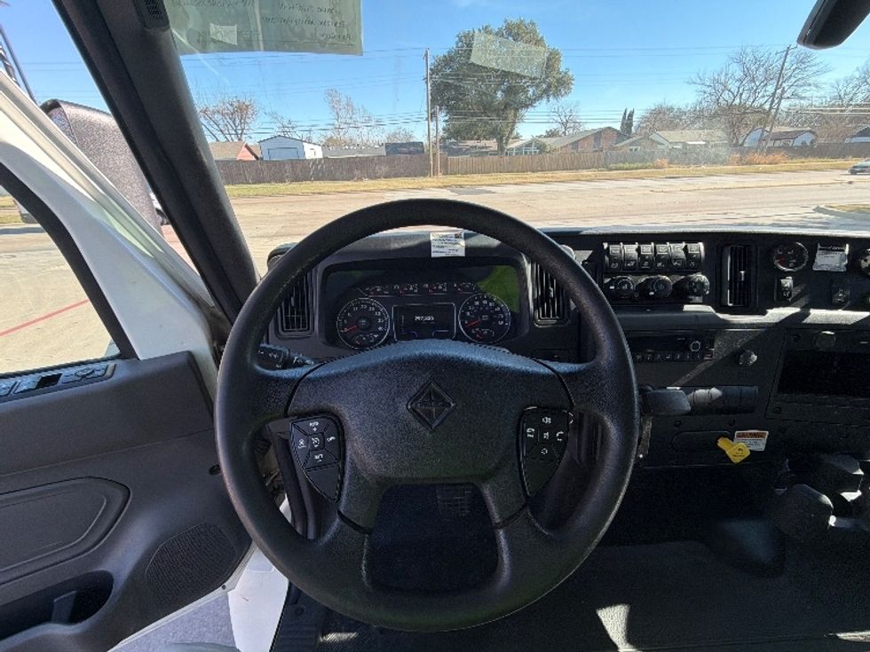 Medium Duty Box Truck-Light and Medium Duty Trucks-International-2022-MV607-Garland-TX-297,327\n\t\tmiles-$ 35,000 - Image 18