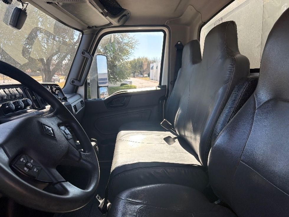 Medium Duty Box Truck-Light and Medium Duty Trucks-International-2022-MV607-Garland-TX-297,327\n\t\tmiles-$ 35,000 - Image 19