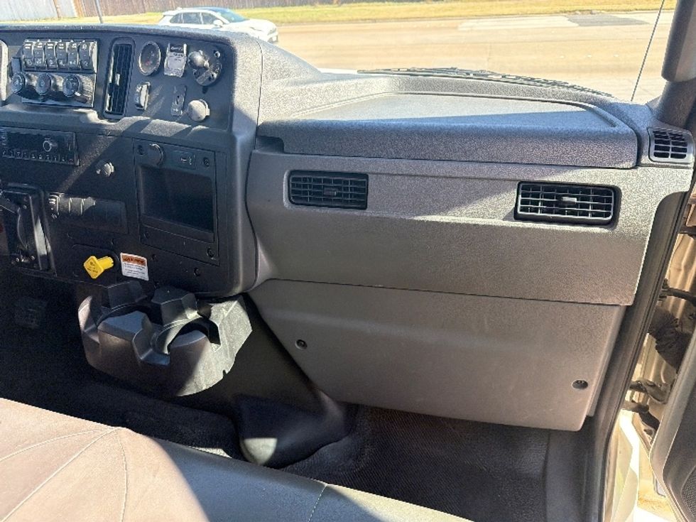 Medium Duty Box Truck-Light and Medium Duty Trucks-International-2022-MV607-Garland-TX-297,327\n\t\tmiles-$ 35,000 - Image 21