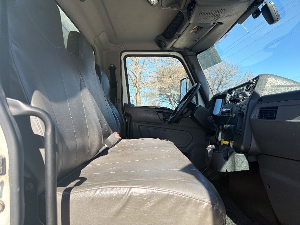 Medium Duty Box Truck-Light and Medium Duty Trucks-International-2022-MV607-Garland-TX-297,327\n\t\tmiles-$ 35,000 - Image 22