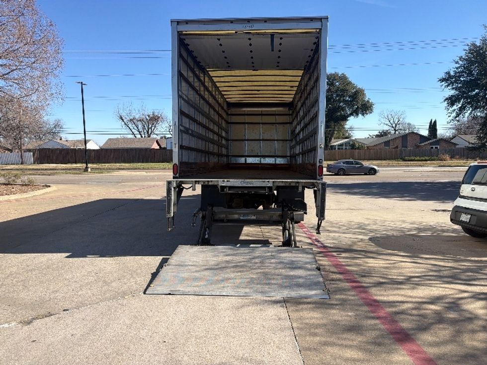 Medium Duty Box Truck-Light and Medium Duty Trucks-International-2022-MV607-Garland-TX-297,327\n\t\tmiles-$ 35,000 - Image 9