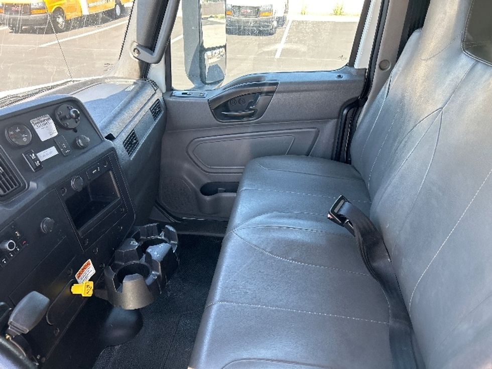 Medium Duty Box Truck-Light and Medium Duty Trucks-International-2022-MV607-Goodyear-AZ-201,711\n\t\tmiles-$ 49,750 - Image 19