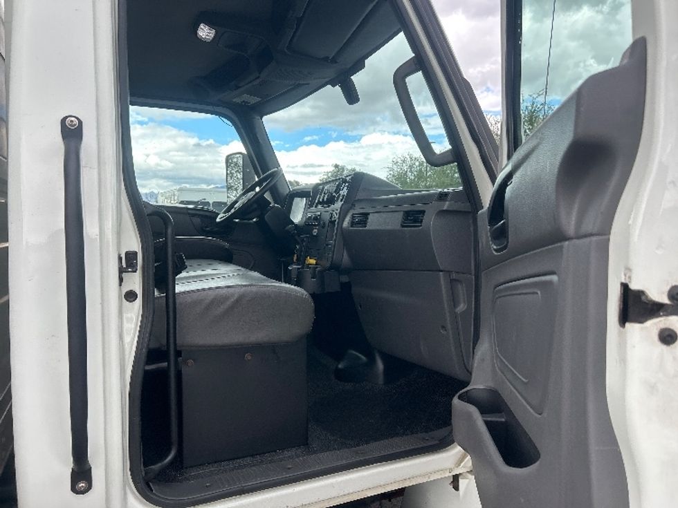 Medium Duty Box Truck-Light and Medium Duty Trucks-International-2022-MV607-Goodyear-AZ-208,350\n\t\tmiles-$ 48,500 - Image 19