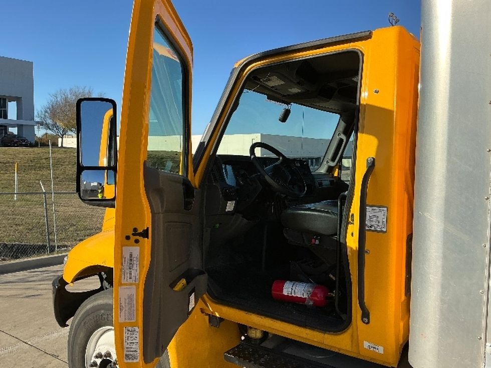 Medium Duty Box Truck-Light and Medium Duty Trucks-International-2022-MV607-Grand Prairie-TX-73,359\n\t\tmiles-$ 76,750 - Image 16